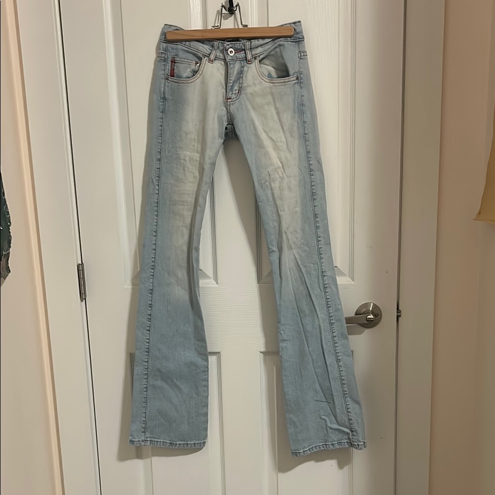Light Vintage Jeans with pink stitching